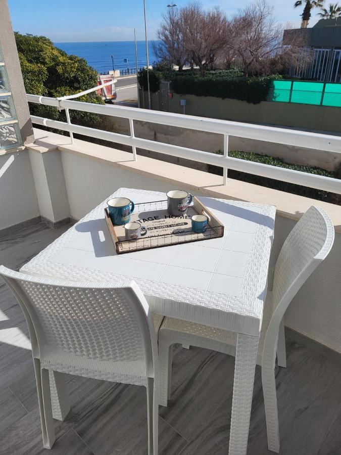Casa Al Mare Hotel Bari Bagian luar foto